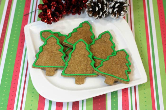 Homemade Holiday Dog Treats Recipe: Christmas Trees Cookies