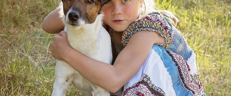 Before you adopt a new pup, make sure your kids understand these important child safety rules for interacting with dogs!